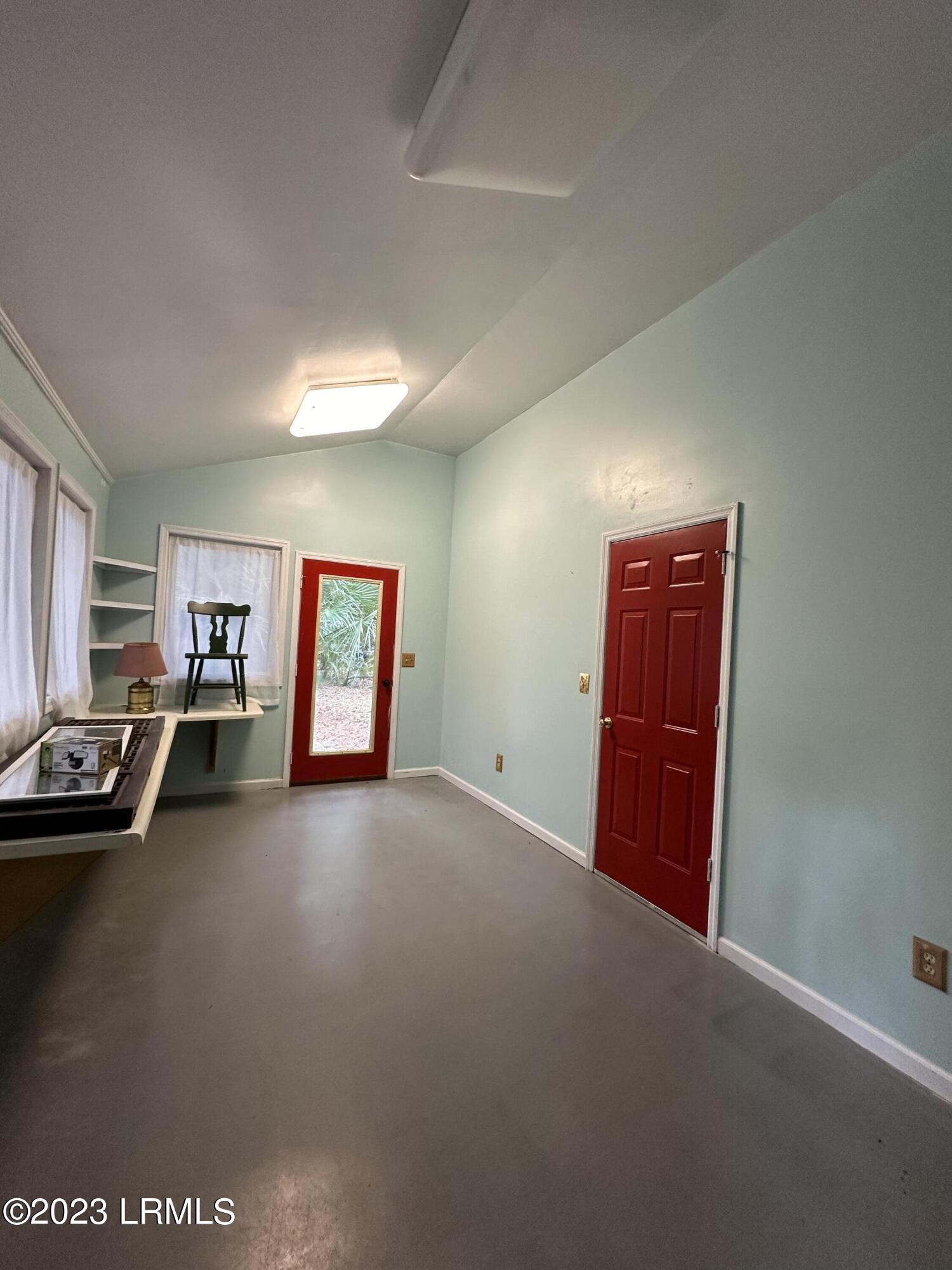 33 Winding Way Beaufort, SC 29907 - Photo 7 of 20 99D1ABE8-B558-45D7-9002-0520E51AE536