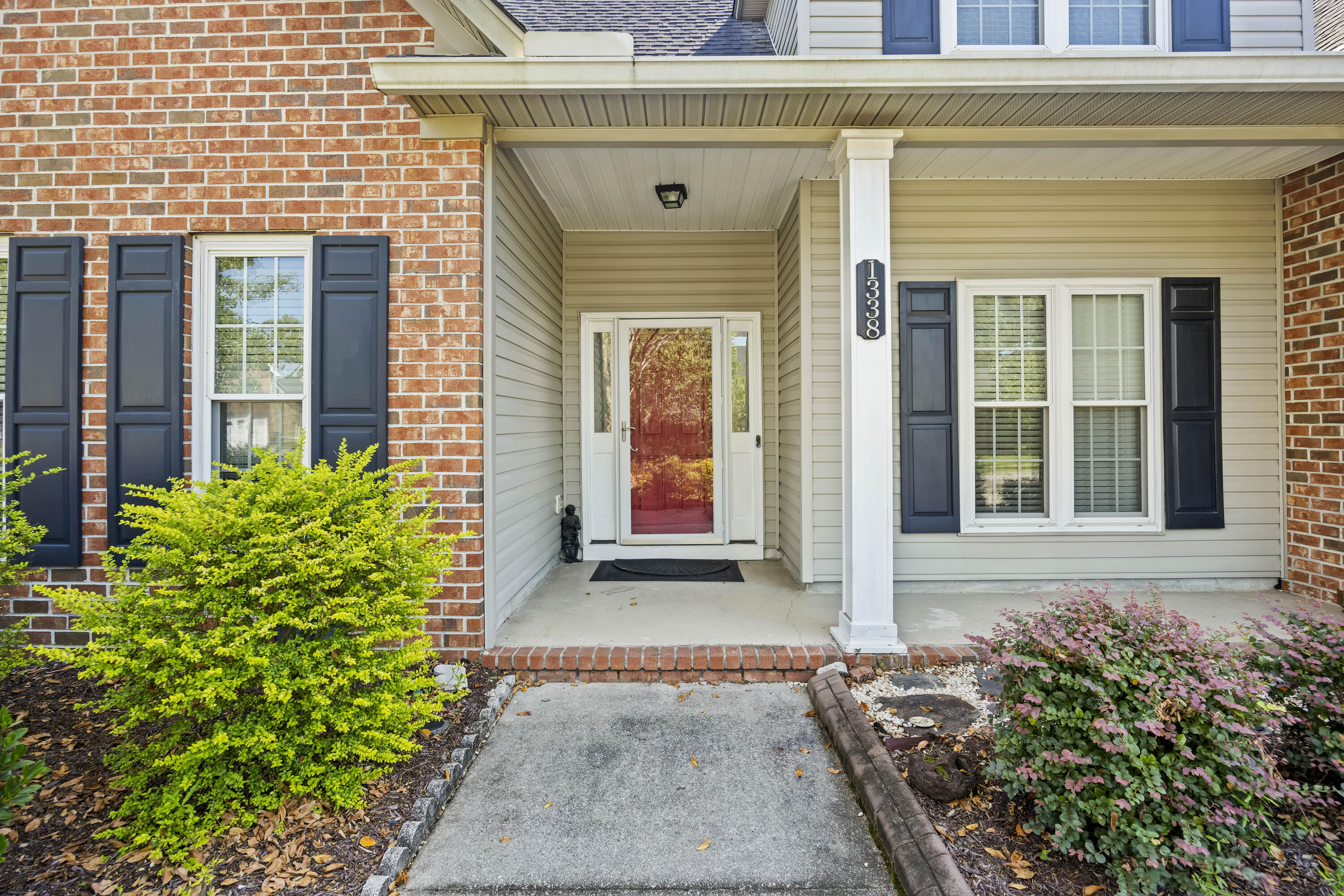 1338 Roma Road Hanahan, SC 29410 - Photo 6 of 48 243A9740