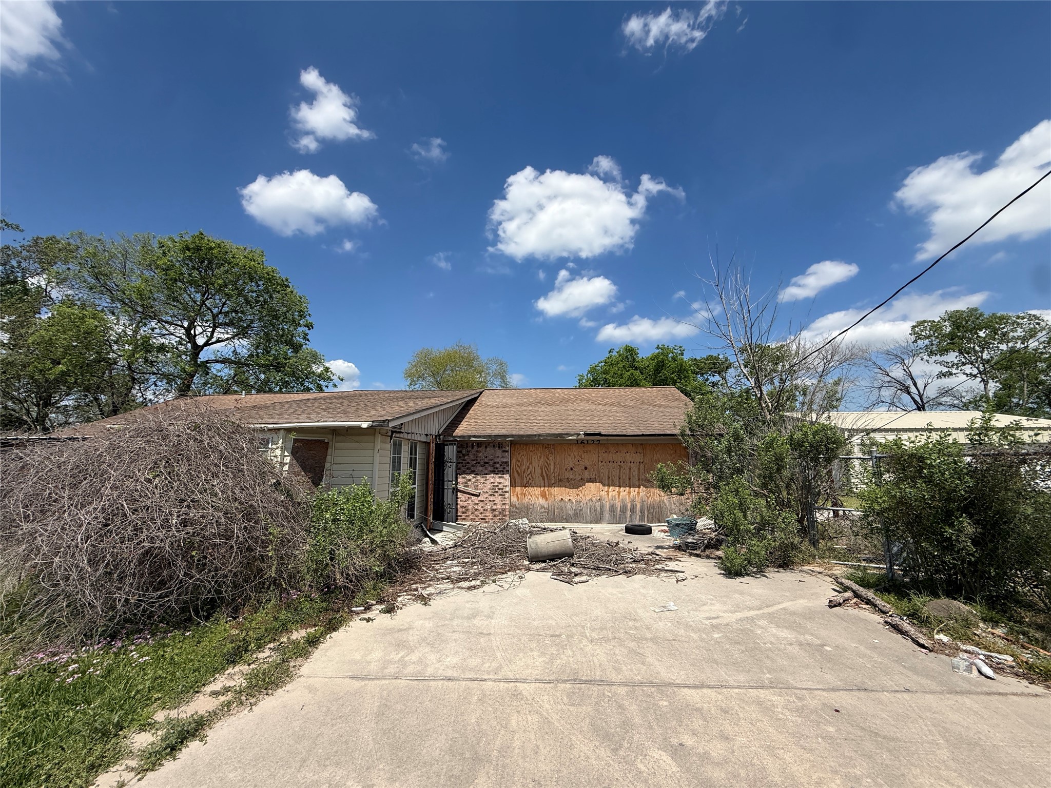 16127 Long Road Houston, TX 77044 - Photo 2 of 9