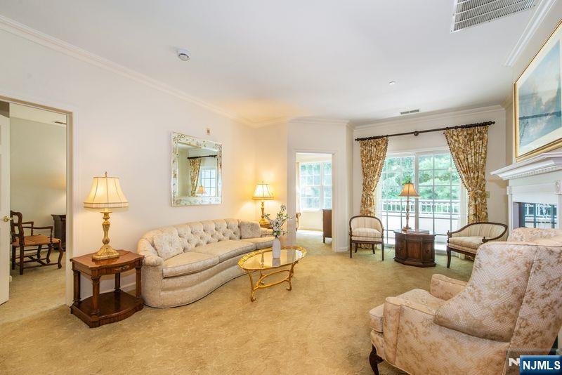 100 Ridgewood Road, Unit 207 Washington Township, NJ 07676 - Photo 3 of 29 Gallery Image 3