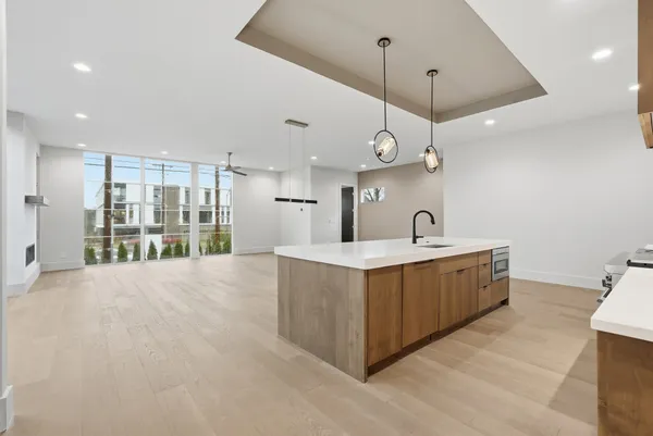 $12,000 | 3718 West End Avenue, Unit 6, Nashville, TN 37205