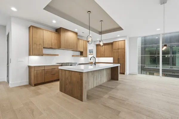 $12,000 | 3718 West End Avenue, Unit 6, Nashville, TN 37205