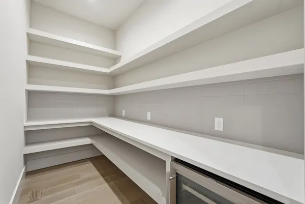 $12,000 | 3718 West End Avenue, Unit 6, Nashville, TN 37205