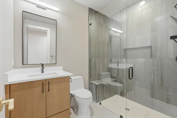 $12,000 | 3718 West End Avenue, Unit 6, Nashville, TN 37205