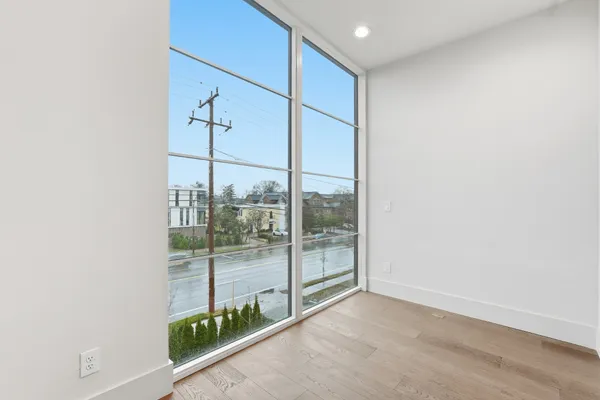 $12,000 | 3718 West End Avenue, Unit 6, Nashville, TN 37205