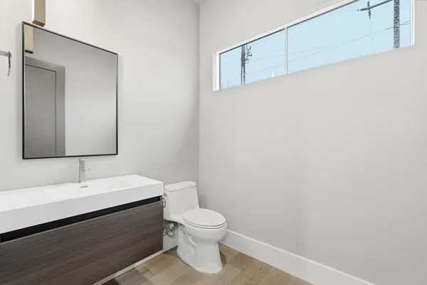 $12,000 | 3718 West End Avenue, Unit 6, Nashville, TN 37205