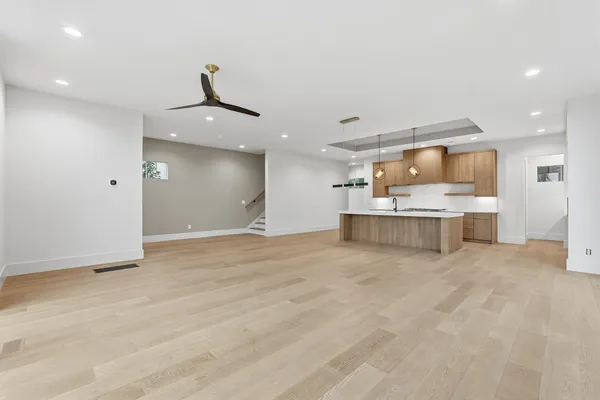 $12,000 | 3718 West End Avenue, Unit 6, Nashville, TN 37205