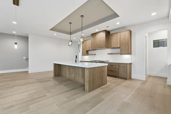 $12,000 | 3718 West End Avenue, Unit 6, Nashville, TN 37205