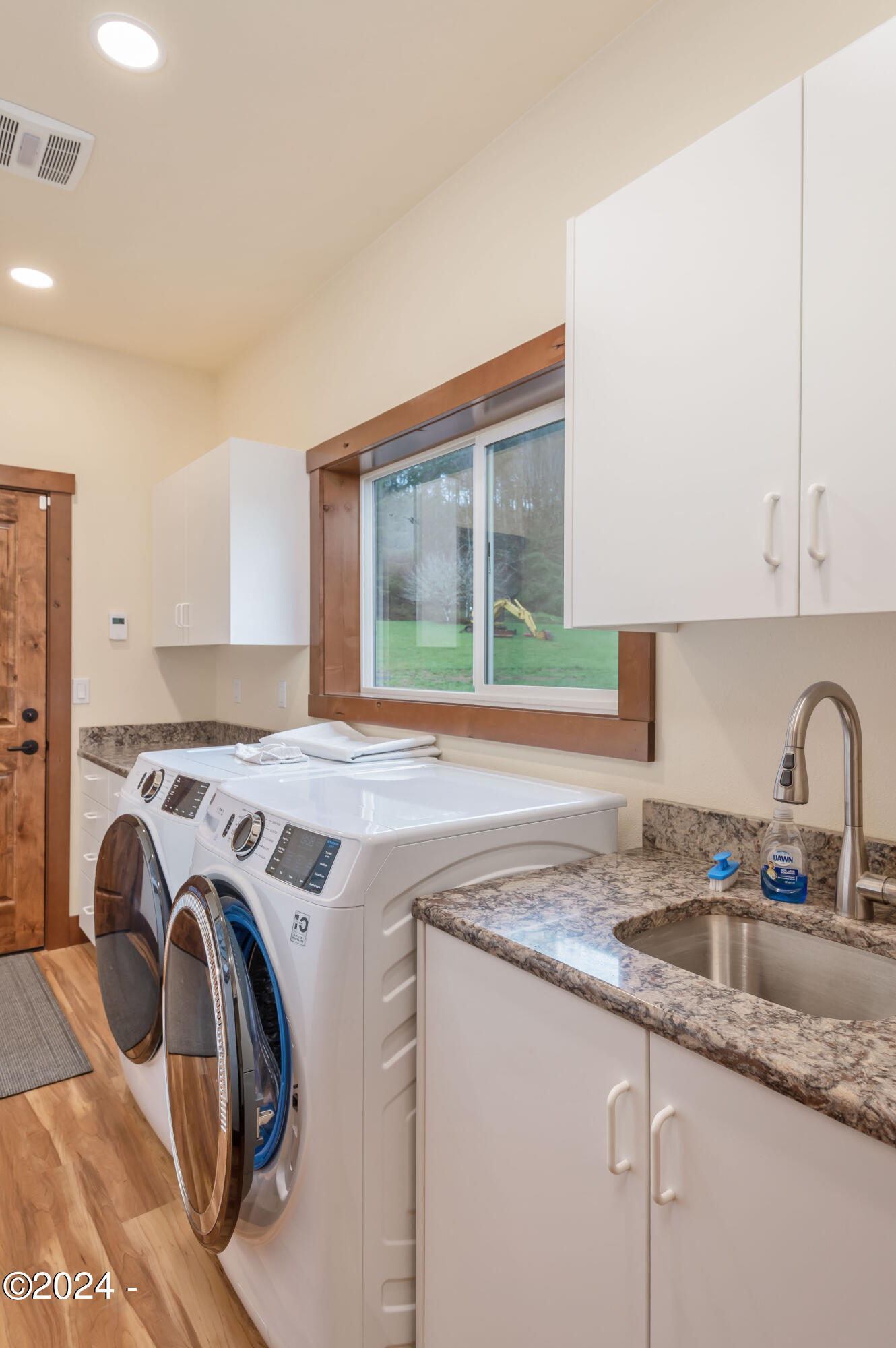 540 Big Rock Creek Road Blodgett, OR 97326 - Photo 24 of 54 Laundry Room w/ storage