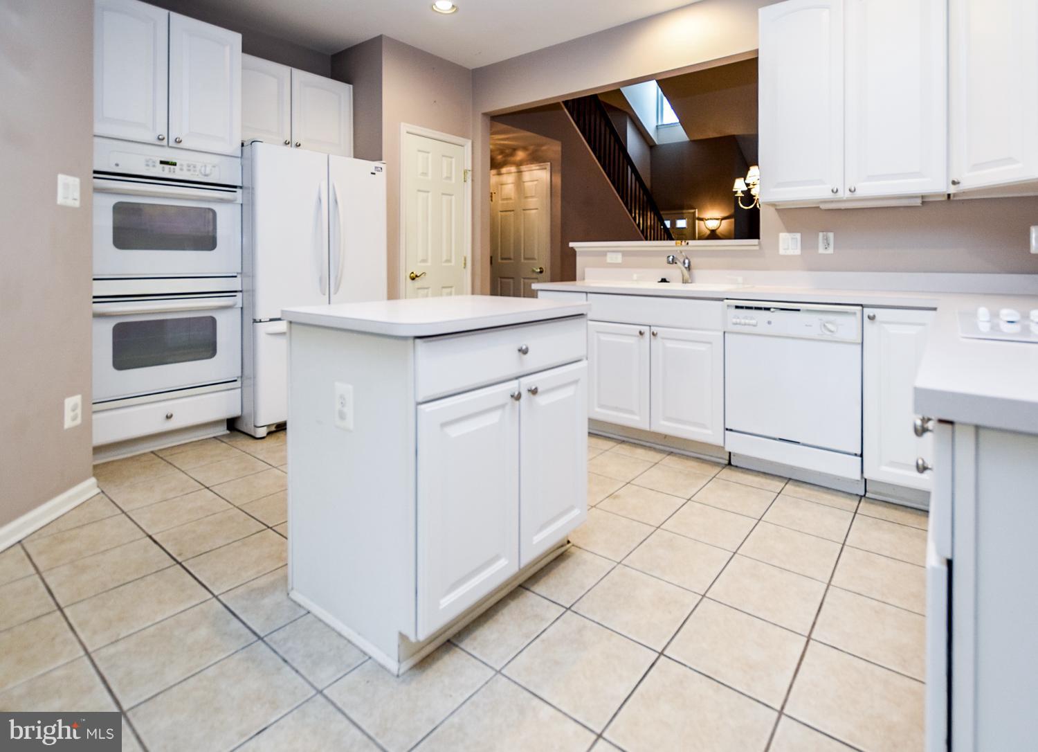8518 Meadowsweet Road Pikesville, MD 21208 - Photo 11 of 28 Kitchen