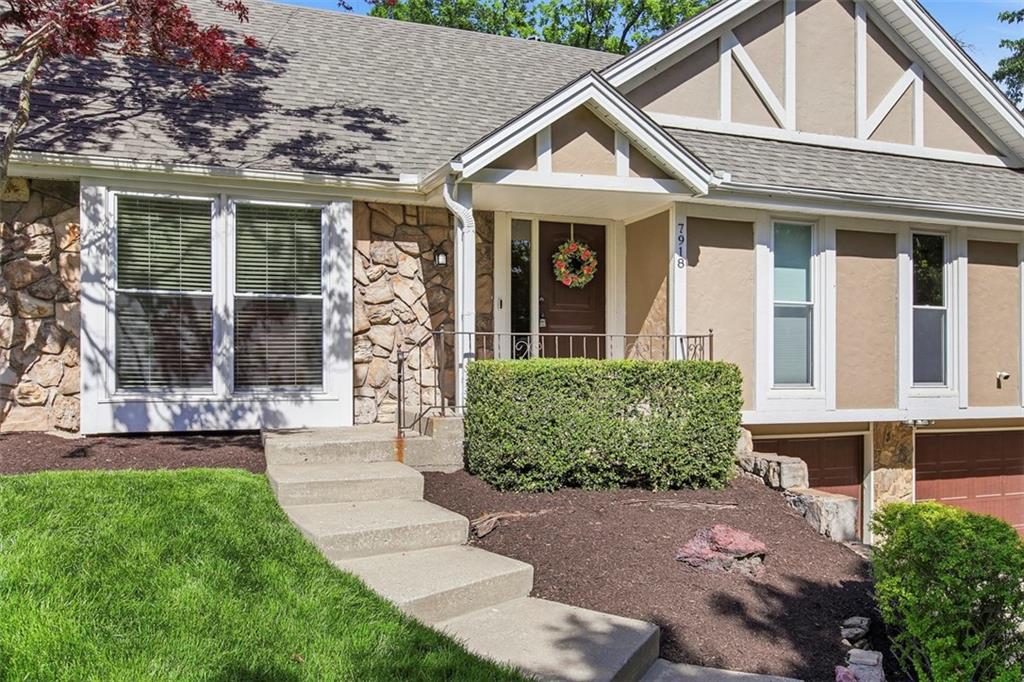 7918 North Northwood Road Kansas City, MO 64151 - Photo 2 of 57