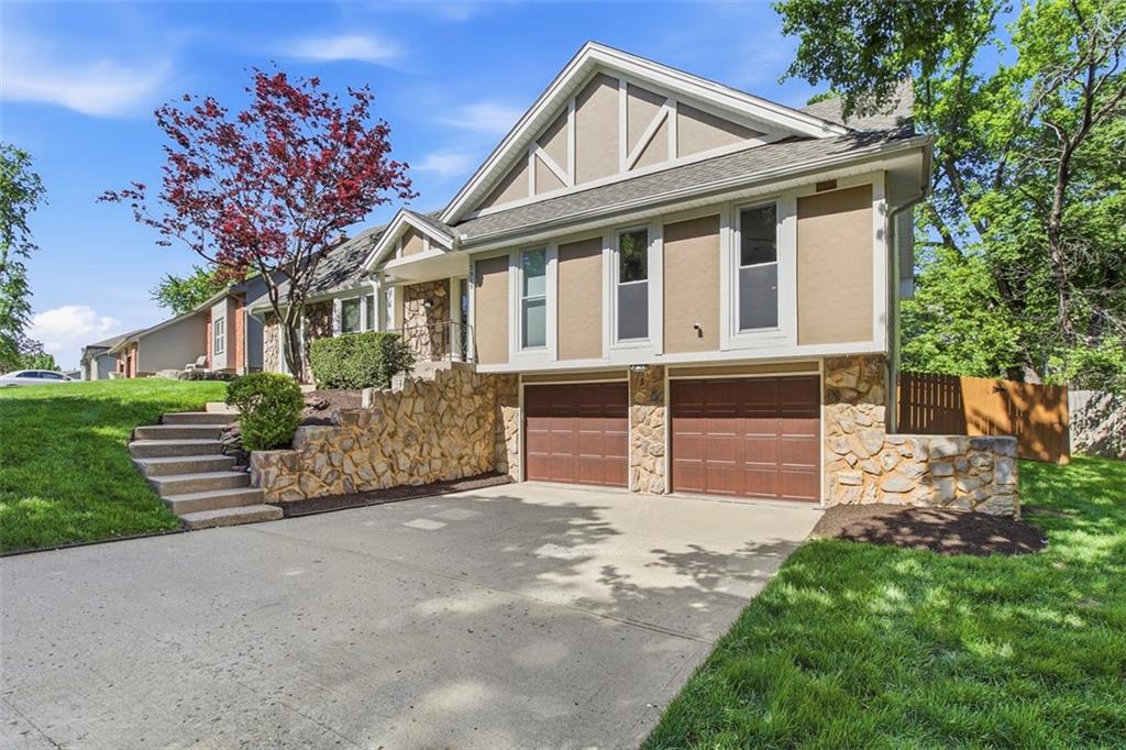 7918 North Northwood Road Kansas City, MO 64151 - Photo 4 of 57