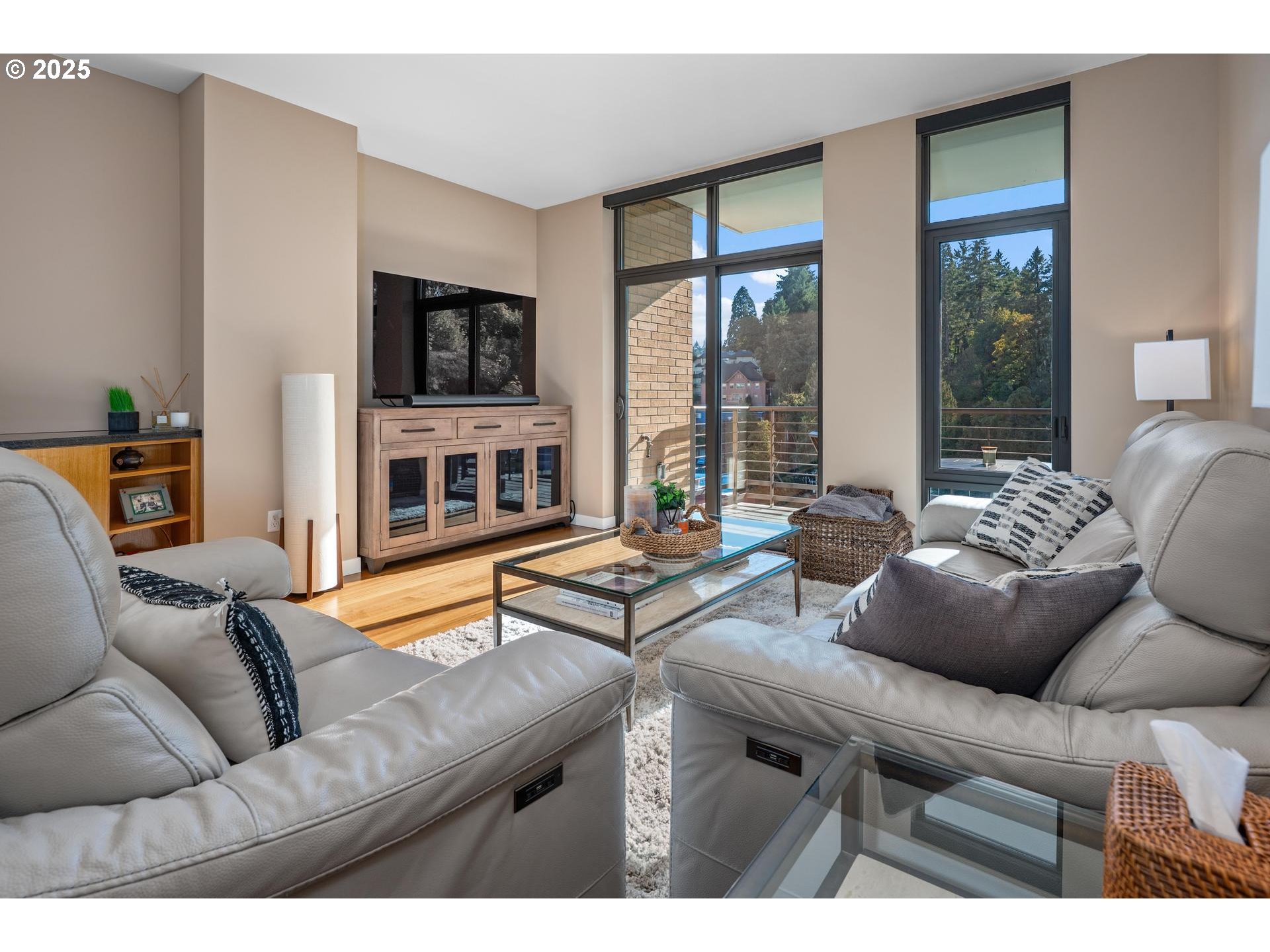 2351 Northwest Westover Road, Unit 1006 Portland, OR 97210 - Photo 8 of 34 Gallery Image 8