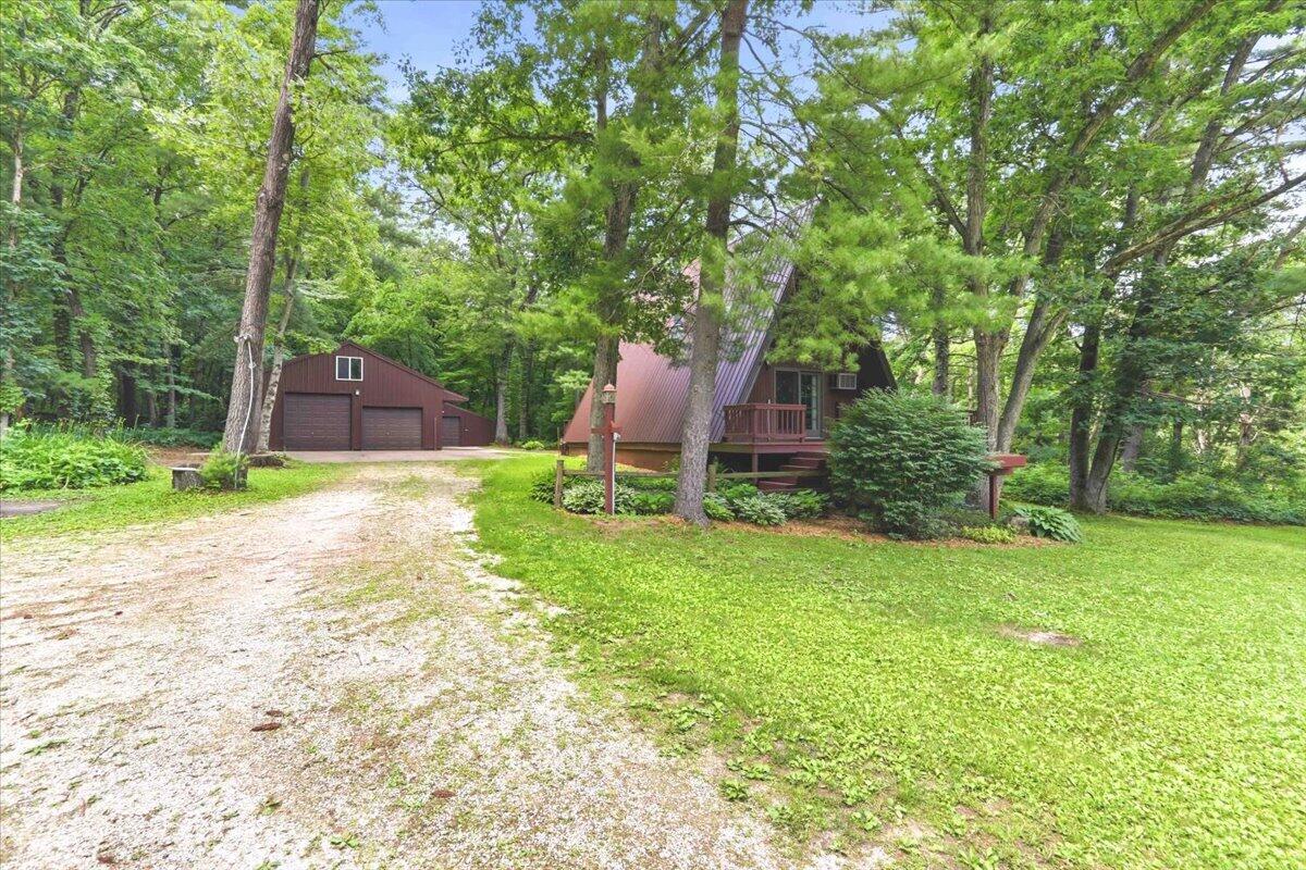 N9261 Perkins Road Farmington, WI 54644 - Photo 2 of 70 Driveway