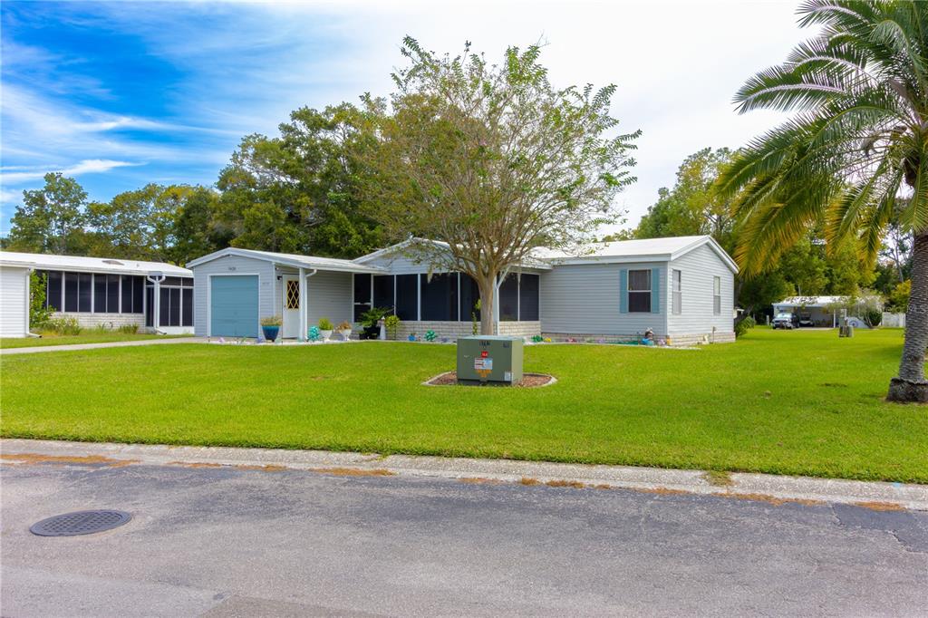 1424 Cross Bow Lane Spring Hill, FL 34607 - Photo 3 of 42