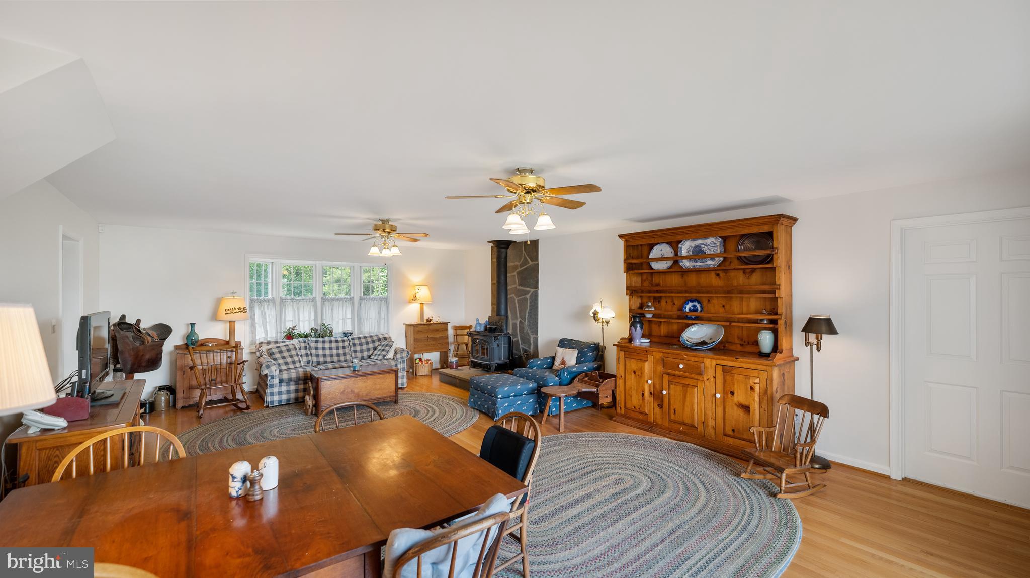 16039 Partnership Road Poolesville, MD 20837 - Photo 37 of 97 Main House Great Room