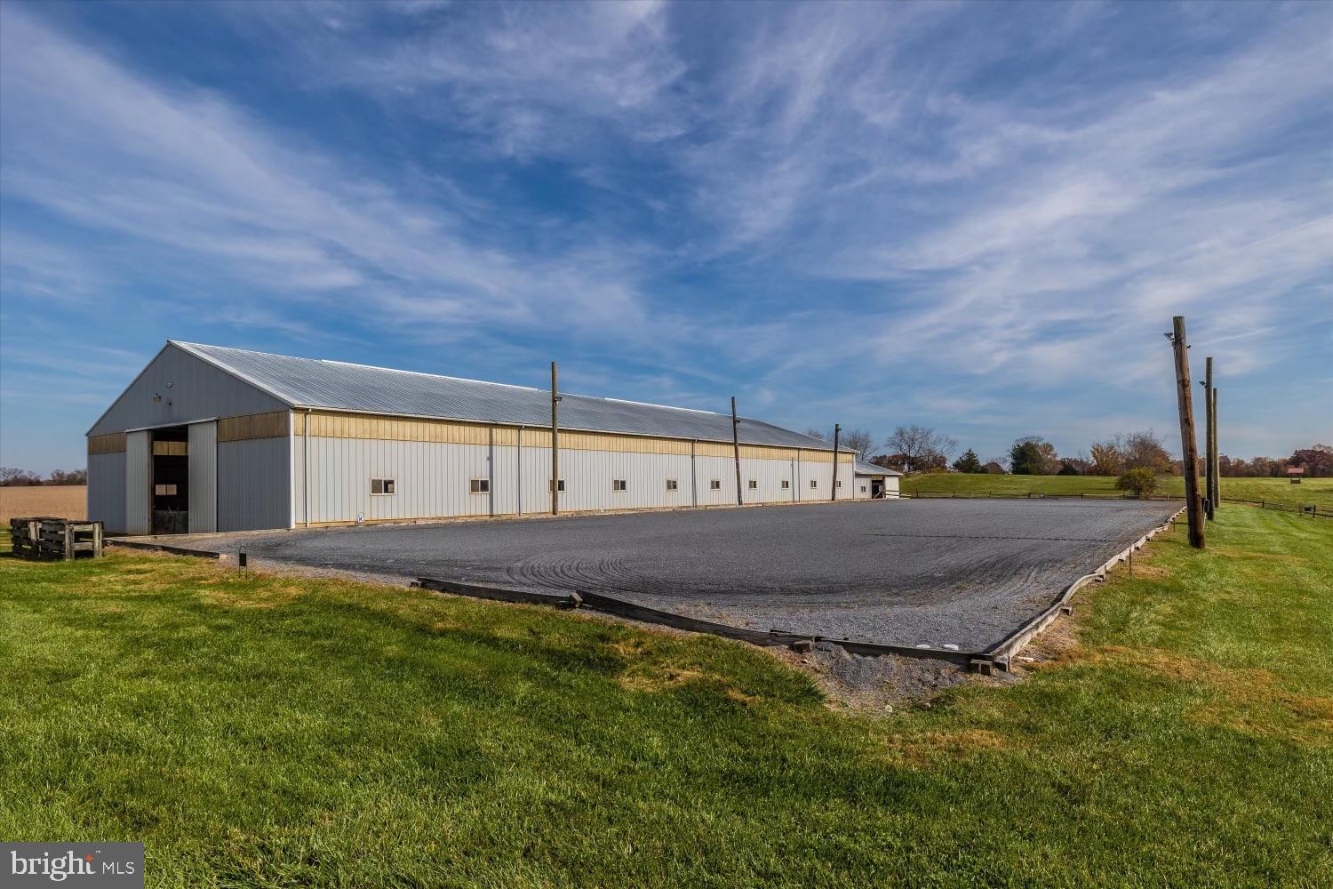 16039 Partnership Road Poolesville, MD 20837 - Photo 4 of 97