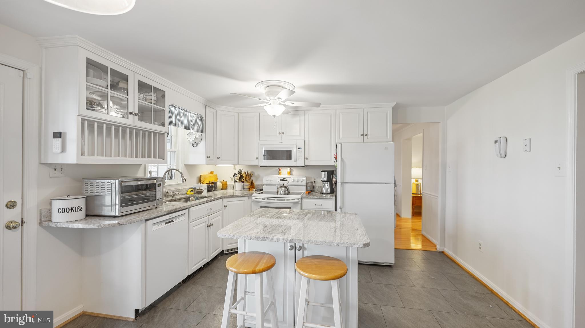 16039 Partnership Road Poolesville, MD 20837 - Photo 42 of 97 Main House Kitchen