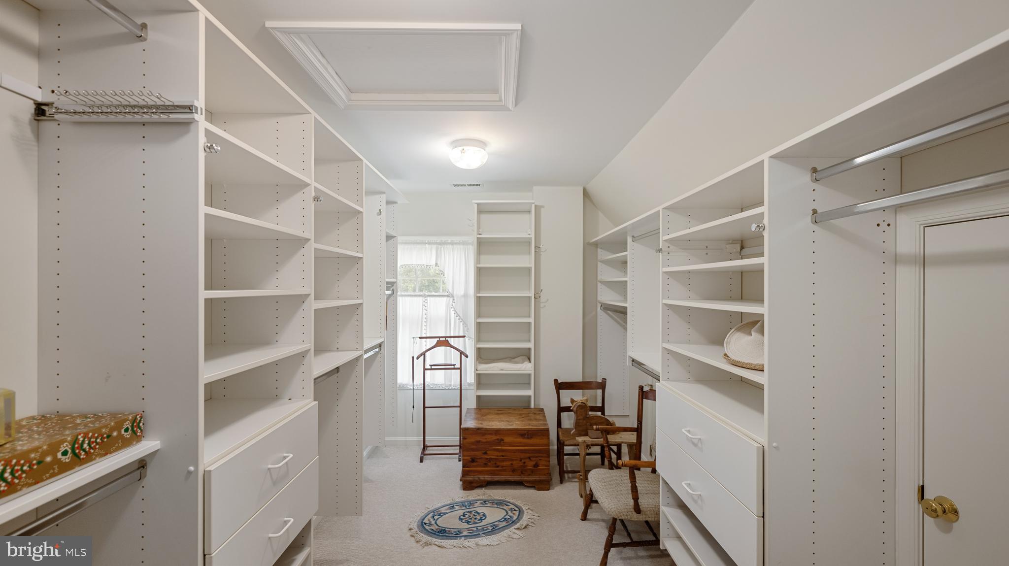 16039 Partnership Road Poolesville, MD 20837 - Photo 75 of 97 HUGE In law walk i closet