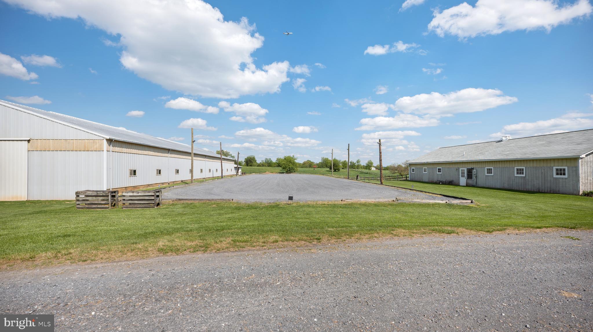 16039 Partnership Road Poolesville, MD 20837 - Photo 93 of 97 Outdoor riding ring
