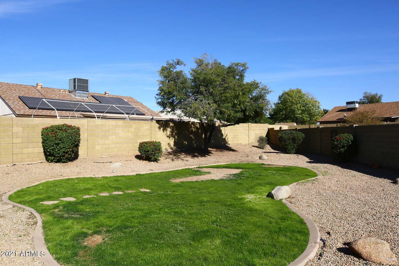 1734 East Grandview Road Phoenix, AZ 85022 - Photo 28 of 32 Grass Area2 (1)