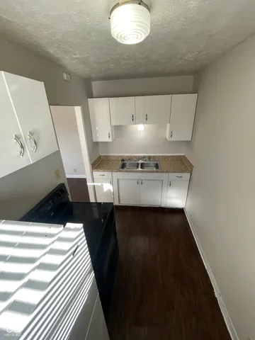 $895 | 4 North Butler Avenue, Unit 8, Indianapolis, IN 46219