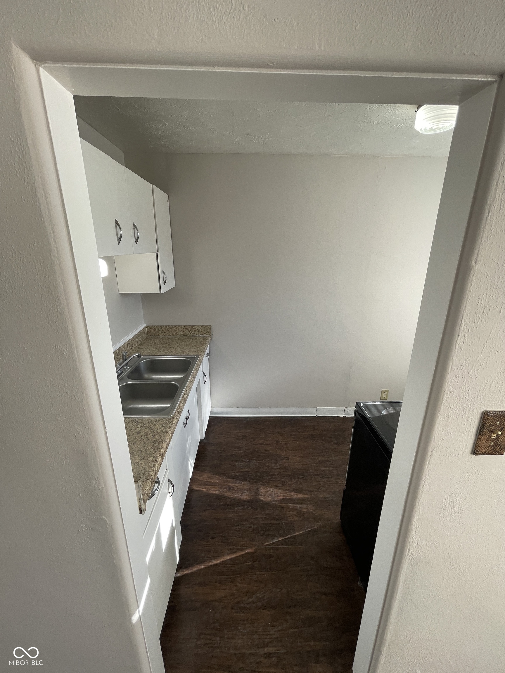 4 North Butler Avenue, Unit 8 Indianapolis, IN 46219 - Photo 7 of 17