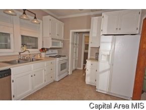 631 West Vine Street Springfield, IL 62704 - Photo 5 of 12 Gallery Image 5
