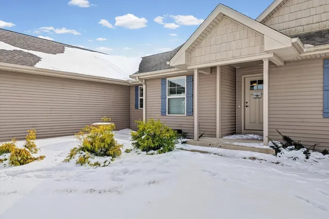 $370,000 | 1605 East Vernon Drive, Urbana, IL 61802