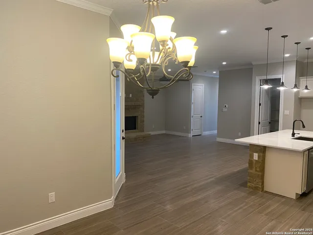 $2,895 | 4803 Viewcrest Road, San Antonio, TX 78217