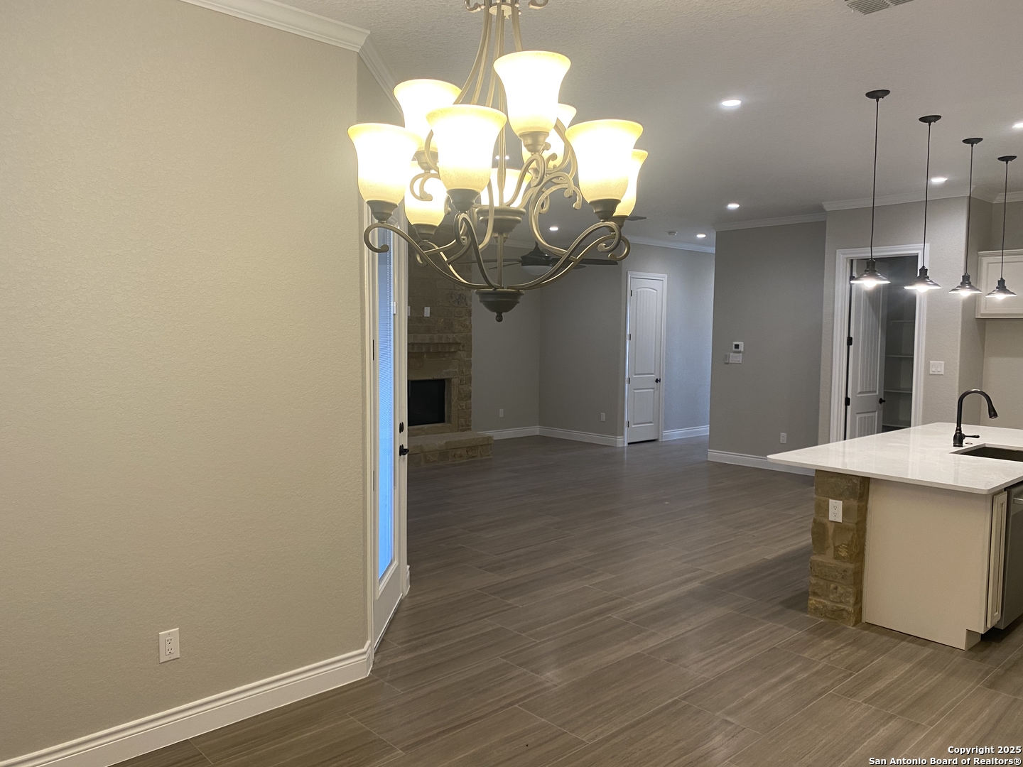 4803 Viewcrest Road San Antonio, TX 78217 - Photo 11 of 39