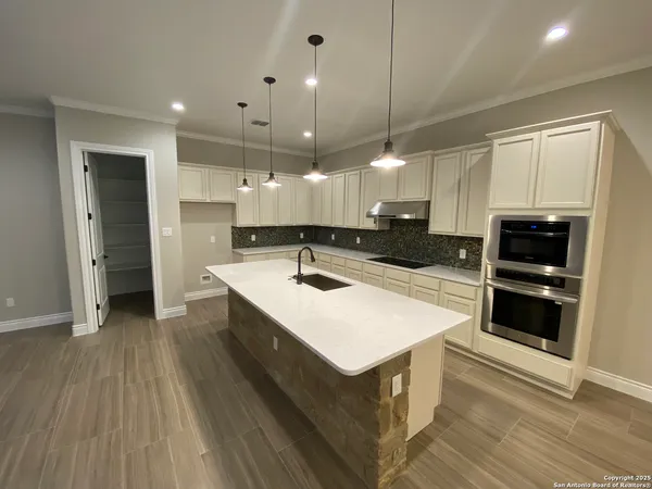 $2,695 | 4803 Viewcrest Road, San Antonio, TX 78217