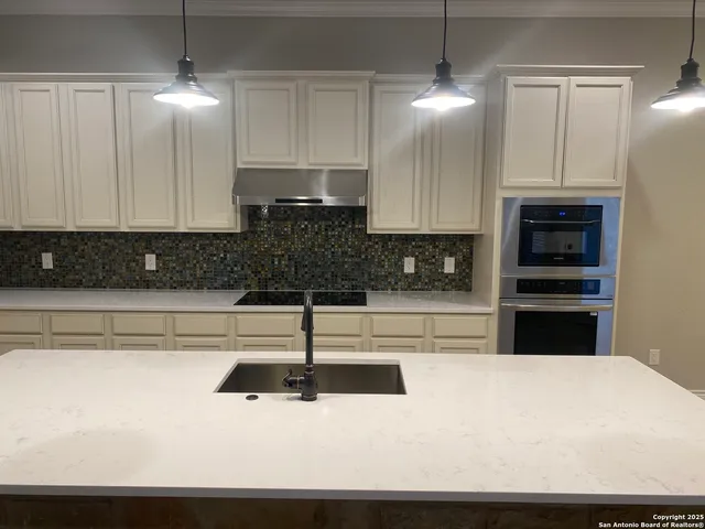 $2,895 | 4803 Viewcrest Road, San Antonio, TX 78217