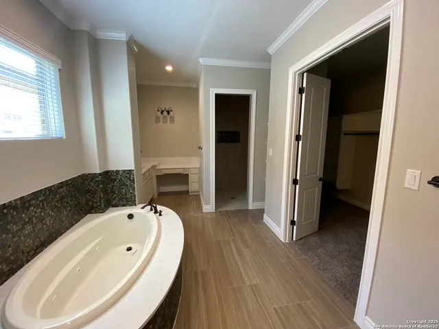 $2,895 | 4803 Viewcrest Road, San Antonio, TX 78217