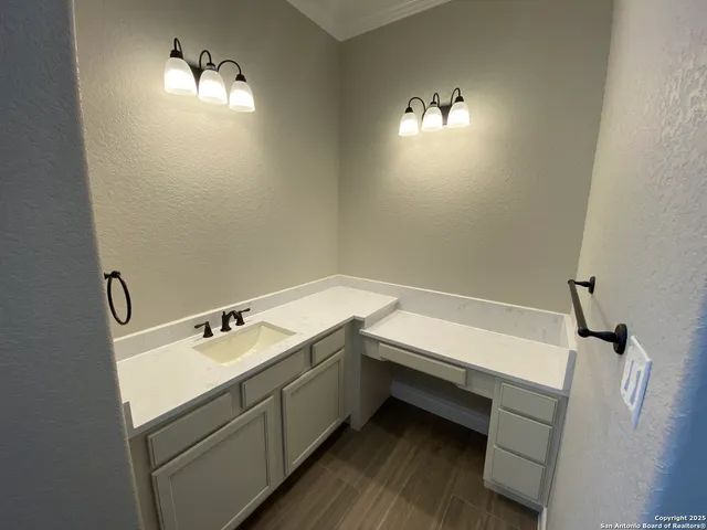 $2,895 | 4803 Viewcrest Road, San Antonio, TX 78217