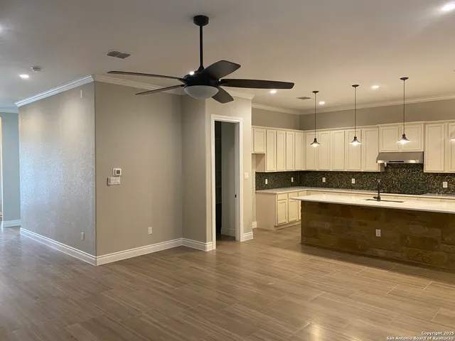 $2,895 | 4803 Viewcrest Road, San Antonio, TX 78217