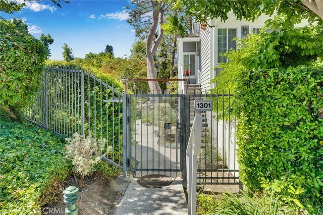 $555,000 | 1301 Via Sebastian, Unit 24, San Pedro, CA 90732