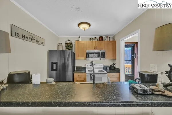 $184,900 | 100 Lower Holiday Lane, Unit C308, Beech Mountain, NC 28604