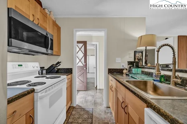 $184,900 | 100 Lower Holiday Lane, Unit C308, Beech Mountain, NC 28604