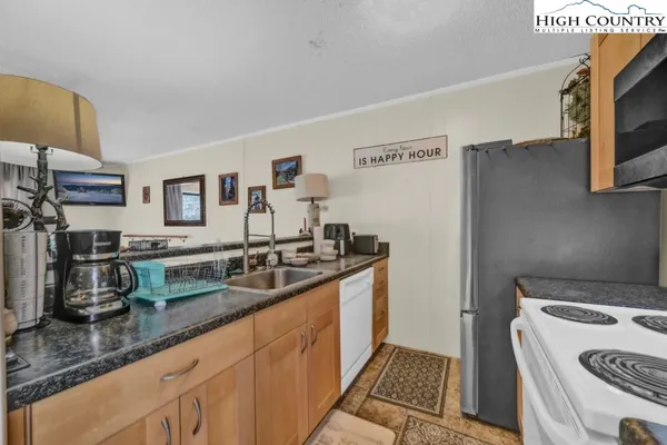 $184,900 | 100 Lower Holiday Lane, Unit C308, Beech Mountain, NC 28604