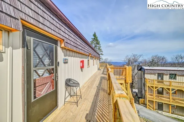 $184,900 | 100 Lower Holiday Lane, Unit C308, Beech Mountain, NC 28604