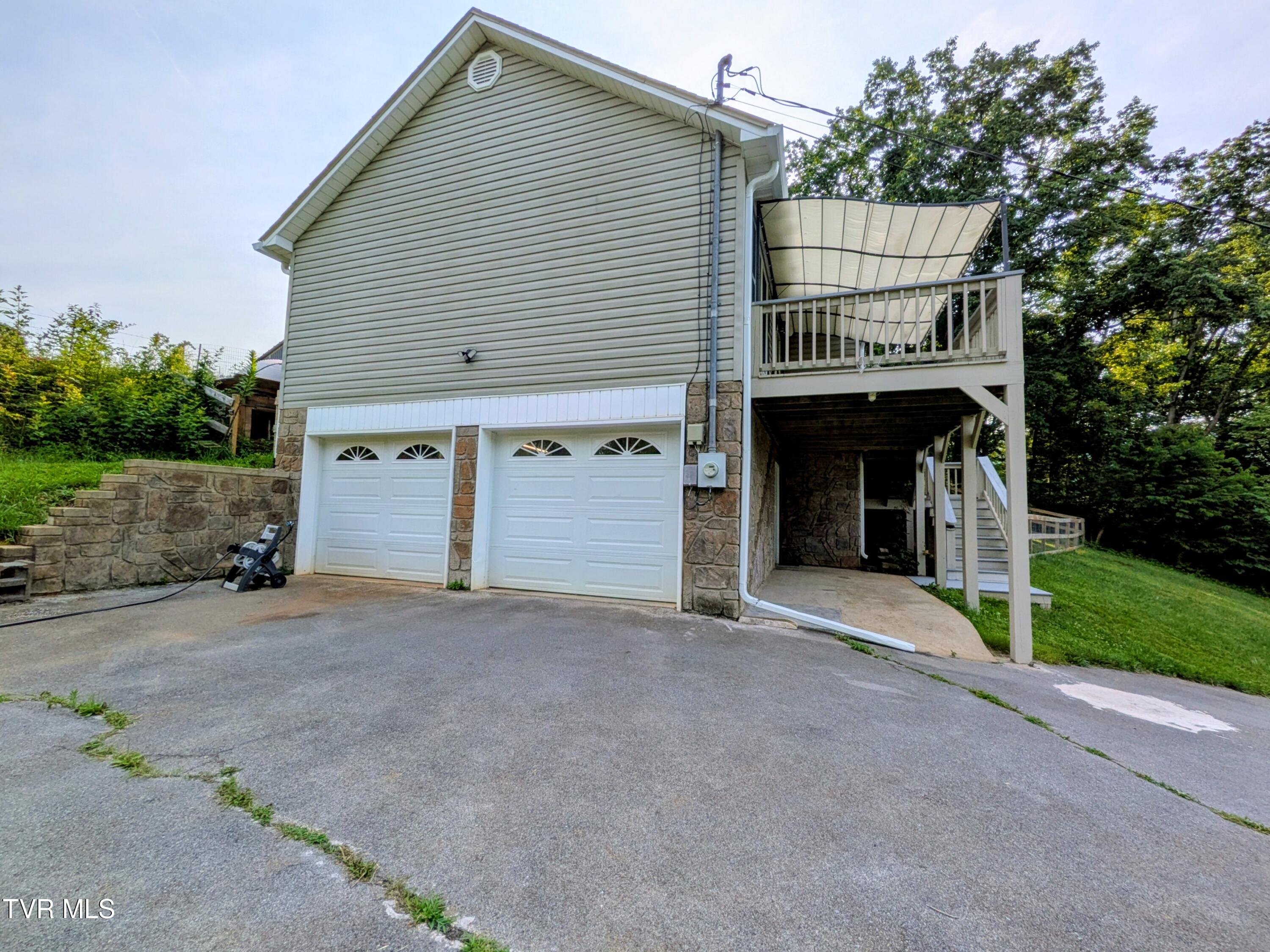 113 Nave Hollow Road Elizabethton, TN 37643 - Photo 56 of 91 House_Chicken Coop