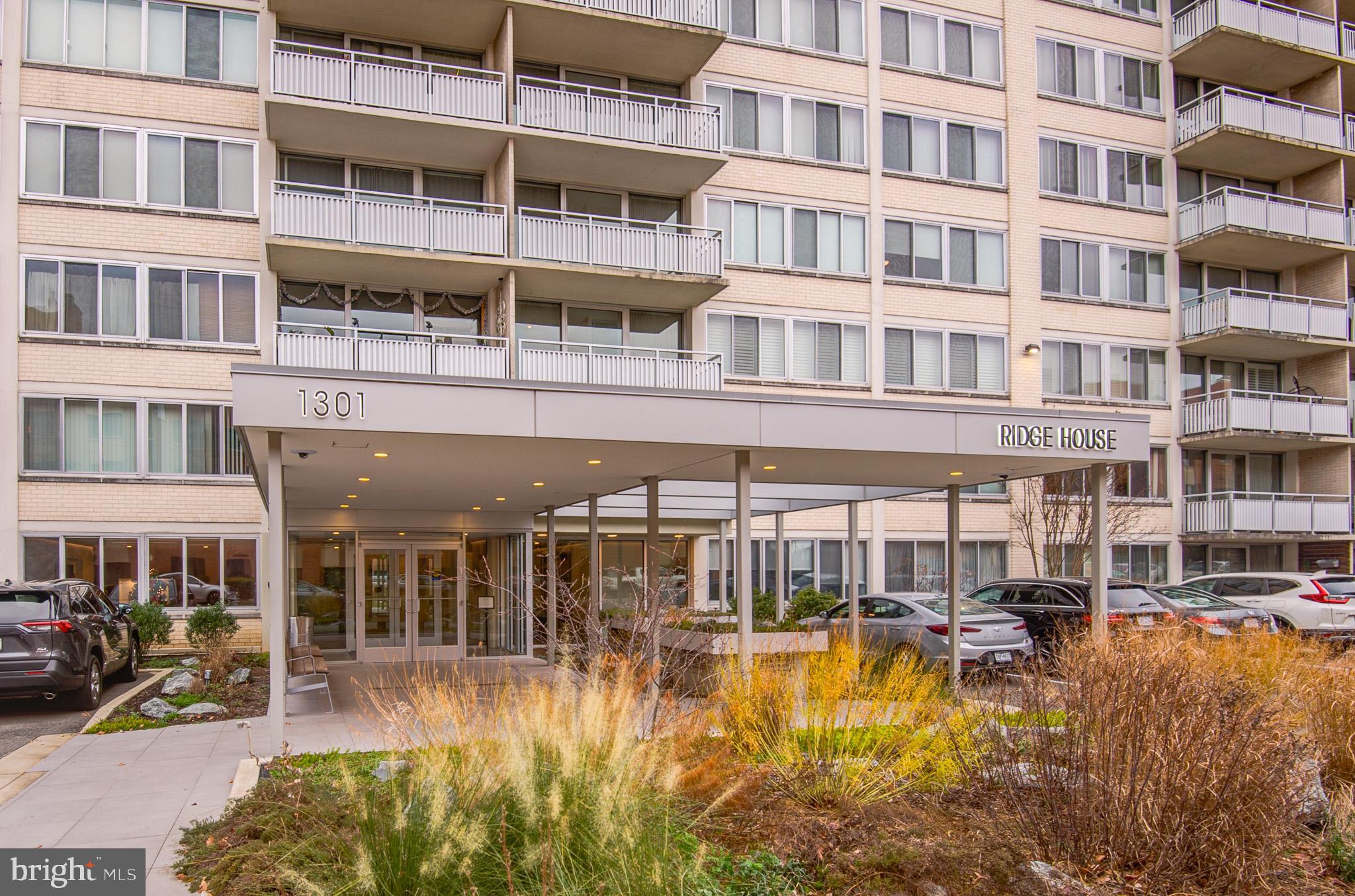 1301 South Arlington Ridge Road, Unit 503 Arlington, VA 22202 - Photo 2 of 37