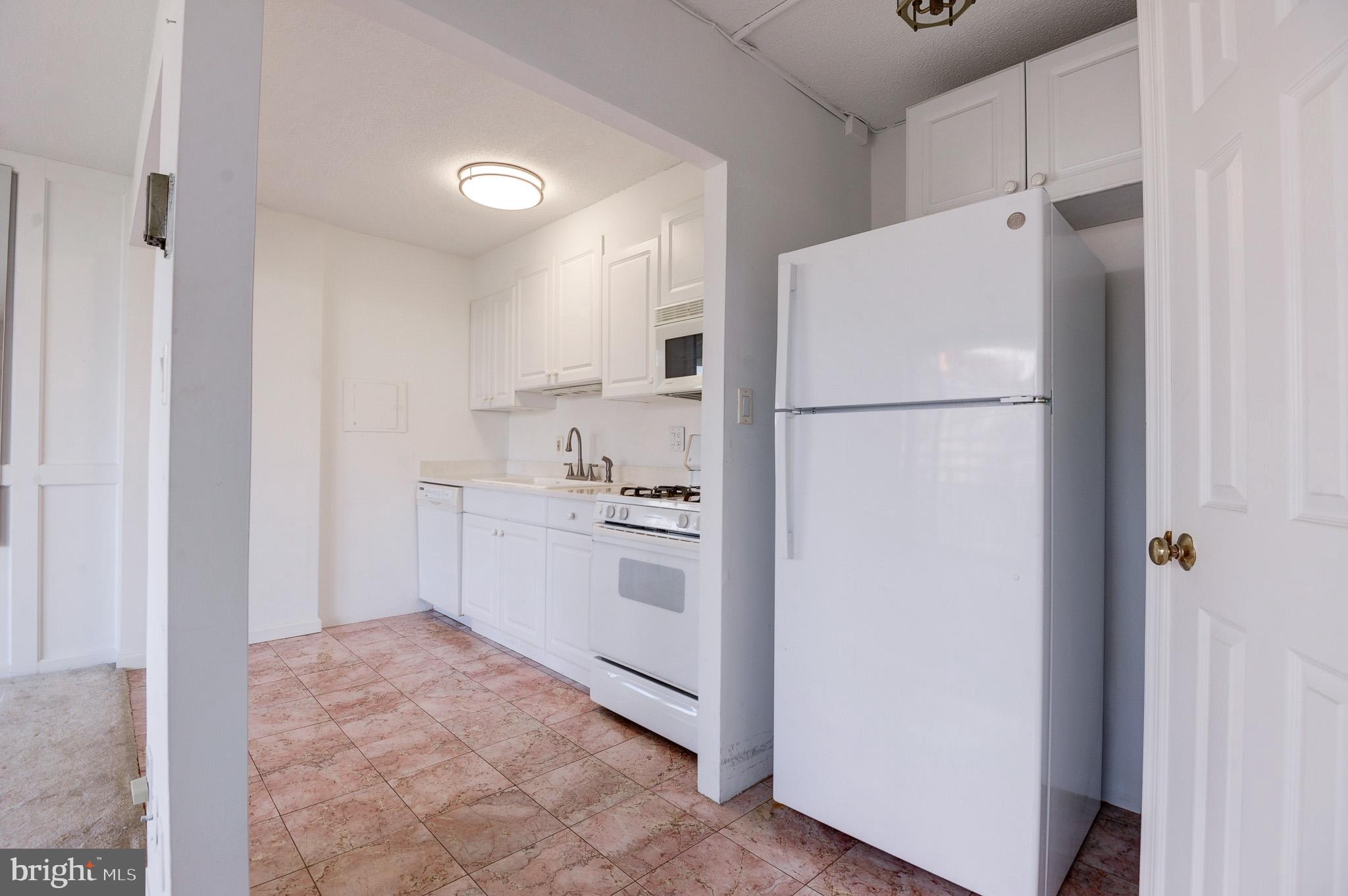 1301 South Arlington Ridge Road, Unit 503 Arlington, VA 22202 - Photo 26 of 37