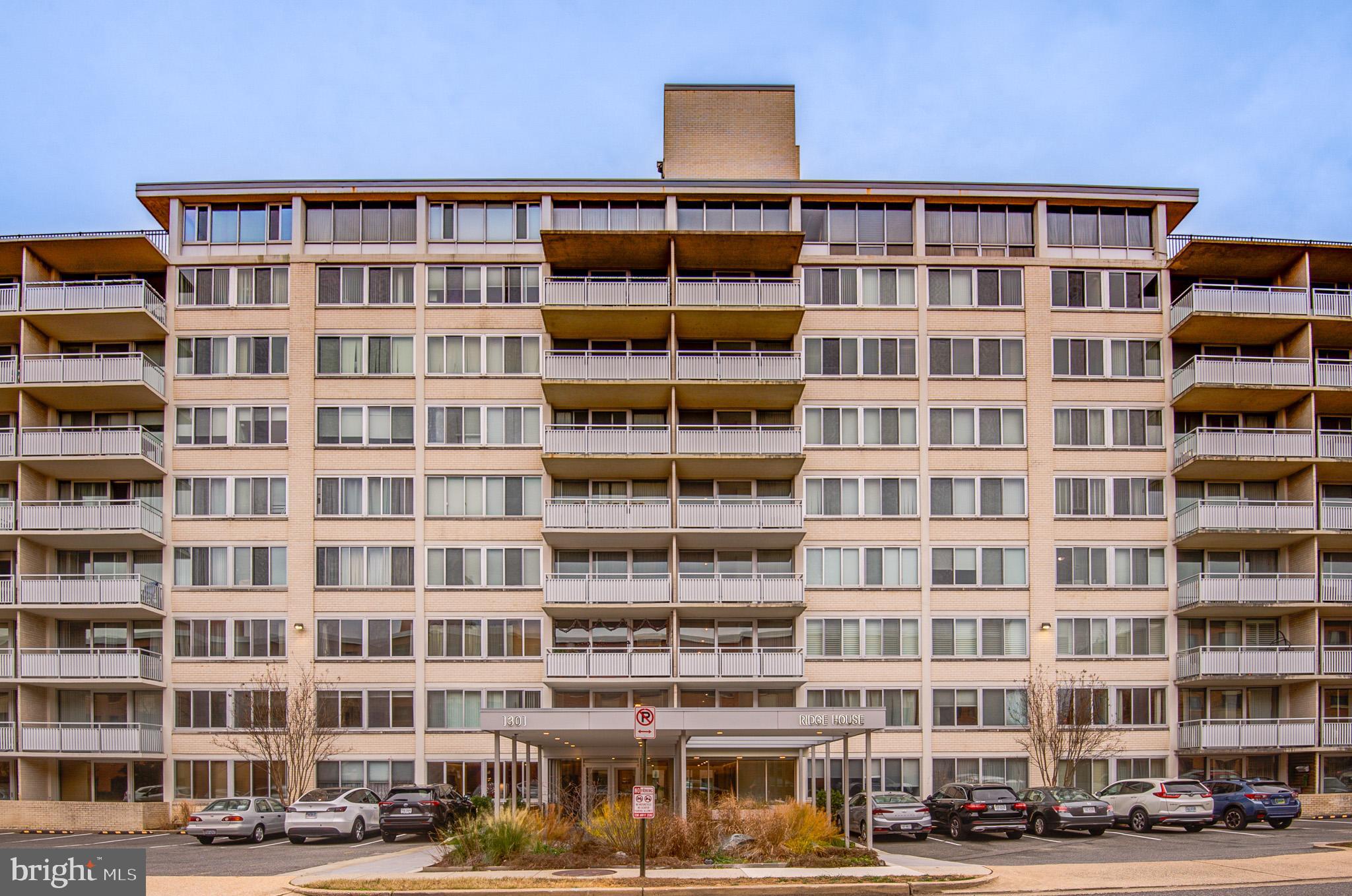 1301 South Arlington Ridge Road, Unit 503 Arlington, VA 22202 - Photo 3 of 37