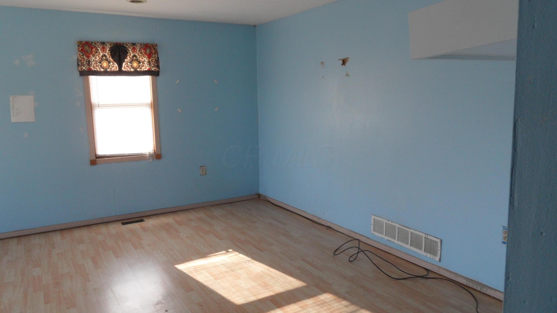 1062 Ross Road Whitehall, OH 43227 - Photo 22 of 26