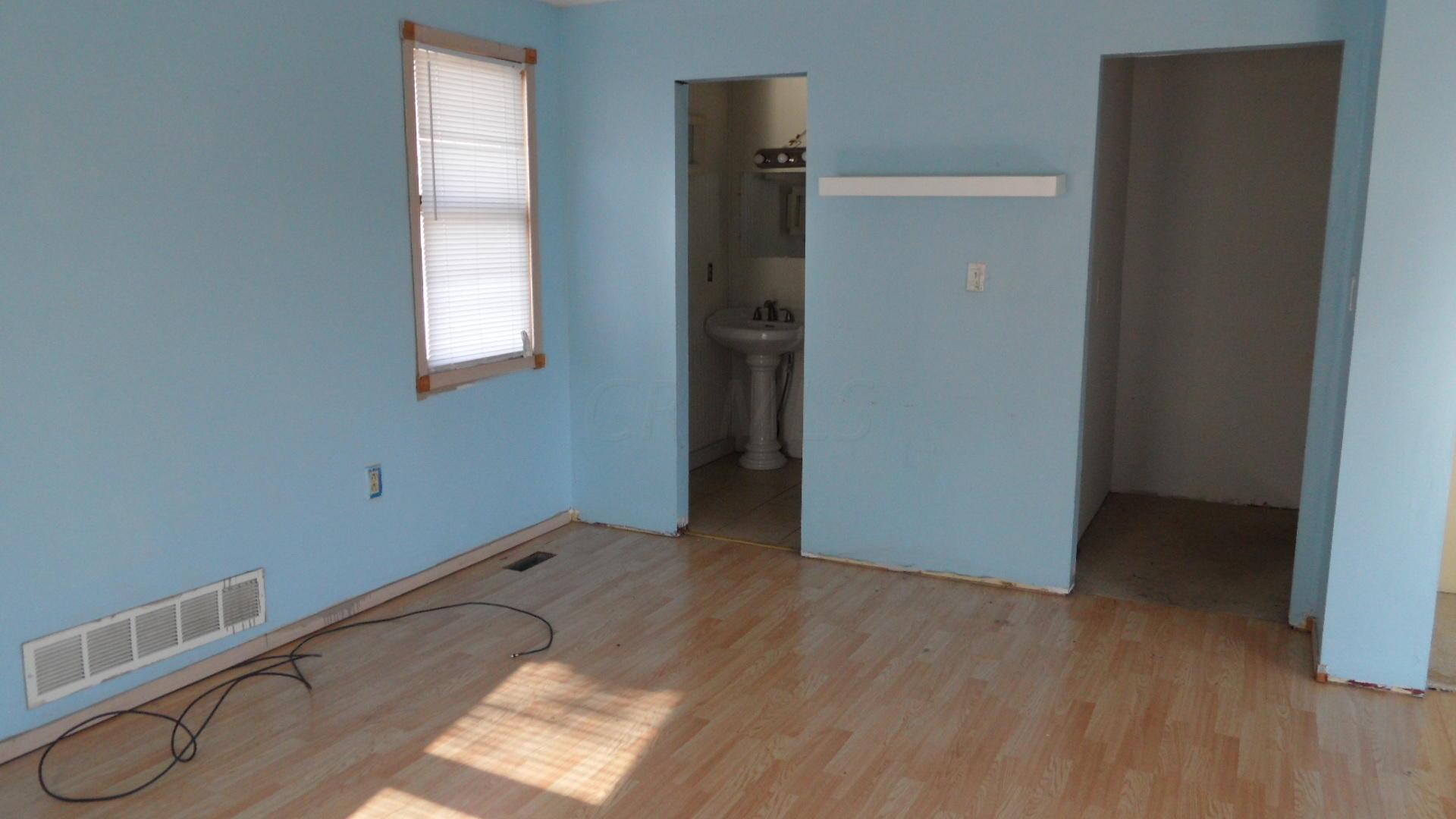 1062 Ross Road Whitehall, OH 43227 - Photo 24 of 26