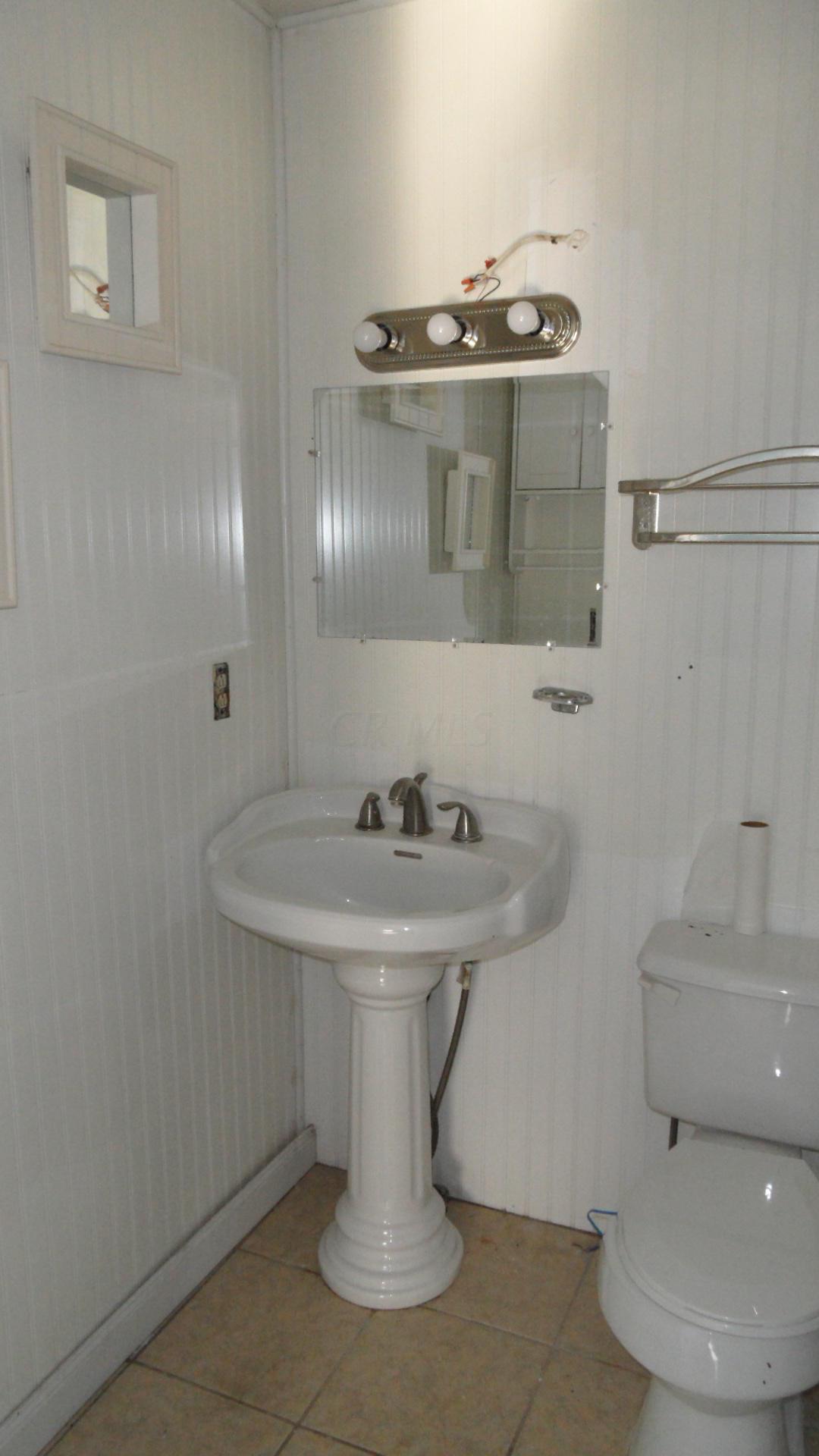 1062 Ross Road Whitehall, OH 43227 - Photo 25 of 26