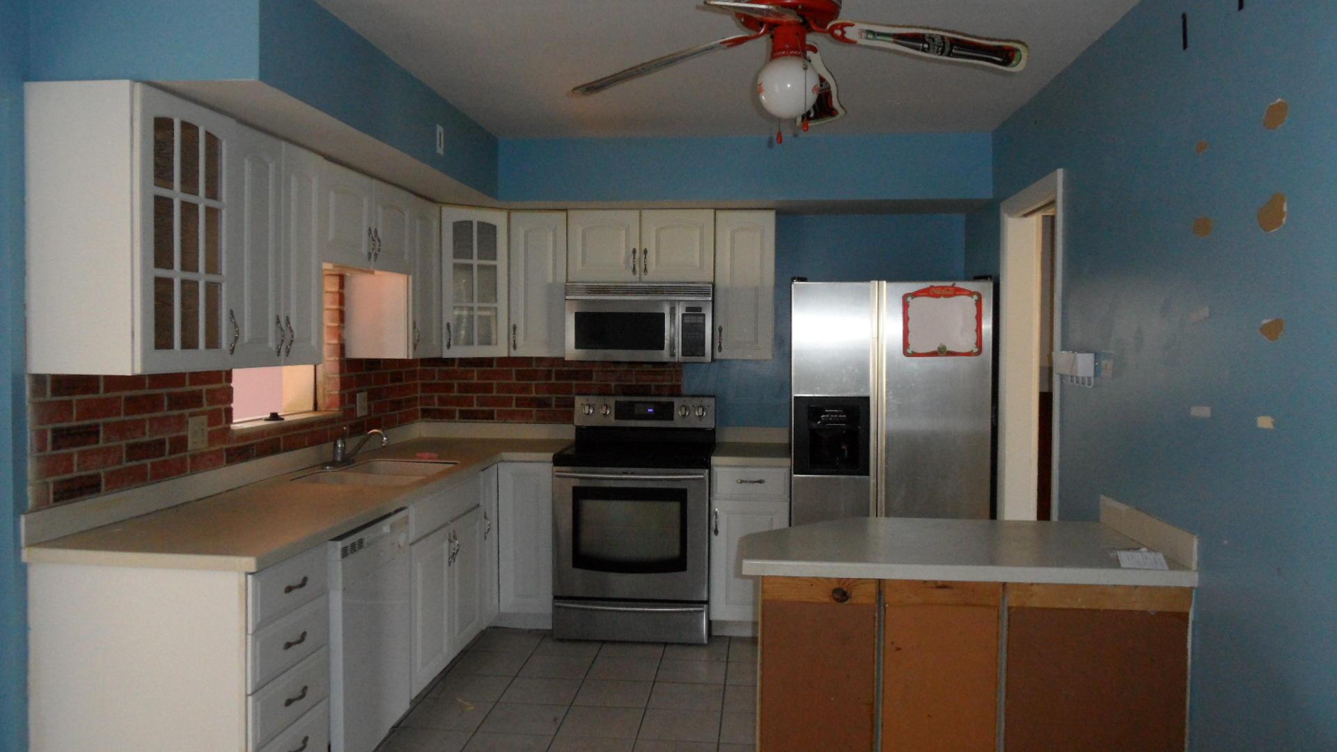 1062 Ross Road Whitehall, OH 43227 - Photo 4 of 26