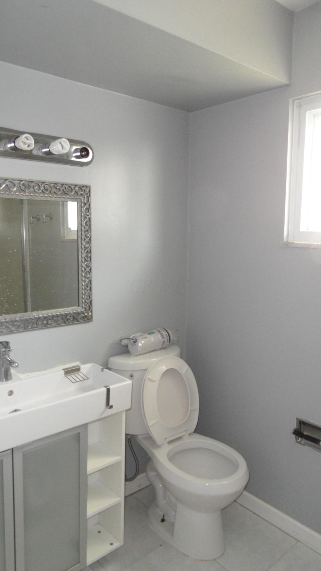 1062 Ross Road Whitehall, OH 43227 - Photo 7 of 26
